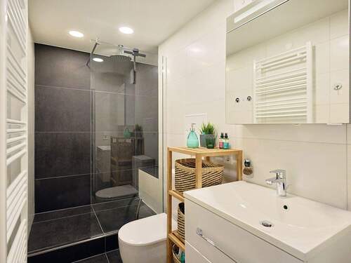 Modernes, helles Duschbad - Etagenwohnung mit 58,00 m² in Sindelfingen zum Kaufen