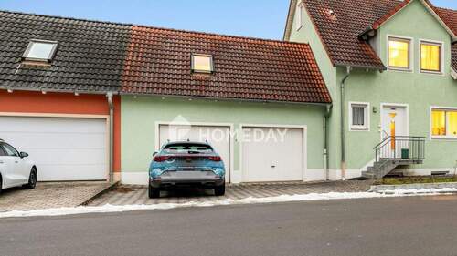 Garage - 6 Zimmer Doppelhaushälfte zum Kaufen in Teublitz