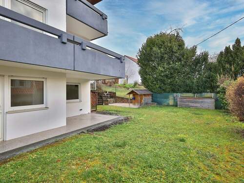 Schöner Garten mit verschiedenen Bereichen - 6 Zimmer Doppelhaushälfte in Weissach