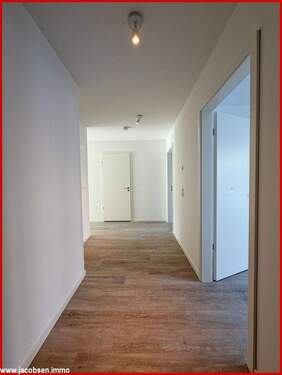 Flur - 3 Zimmer Etagenwohnung in Schleswig