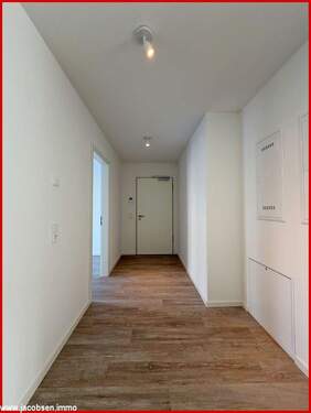 Flur - Etagenwohnung mit 76,40 m&sup2; in Schleswig zur Miete