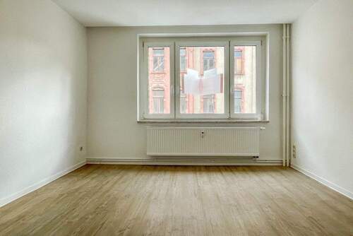 Wohnzimmer - 3 Zimmer Etagenwohnung zur Miete in Plauen