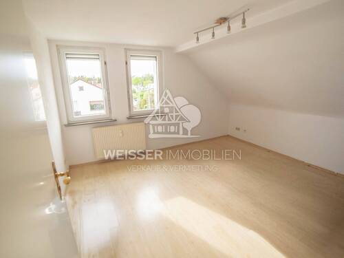 Wohnzimmer - 3 Zimmer Etagenwohnung in Erlangen