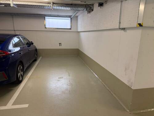 Tiefgaragenstellplatz - 