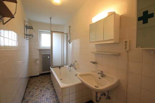 Bad - Etagenwohnung mit 54,80 m&sup2; in Krumbach zum Kaufen