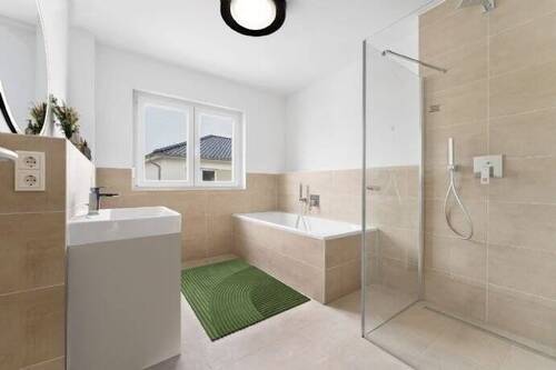 Badezimmer OG (keine Einrichtung enthalten) - 