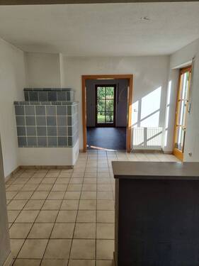 Küche mit angrenzendem Esszimmer - 5 Zimmer Doppelhaushälfte in Atting