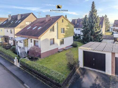 Hausansicht - 7 Zimmer Einfamilienhaus in Filderstadt / Harthausen