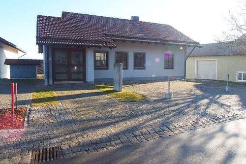 Ansicht Westen - Vielseitig nutzbares Objekt in ruhiger Lage, Nähe der Gemeinde Zandt, Bay. Wald