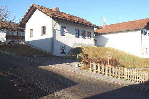 Ansicht Osten - 4 Zimmer Einfamilienhaus in Zandt