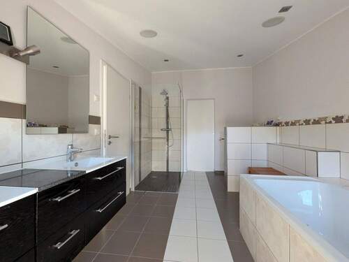 Bad im Obergeschoss - 