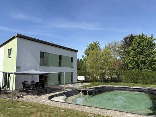 Bild 1 - Einfamilienhaus (KfW 40) mit Schwimmteich + Nebengebäude ( 78 m²)+Solar