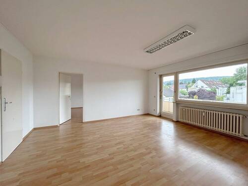 Raum - Große und helle Gewerbeeinheit in zentraler Lage