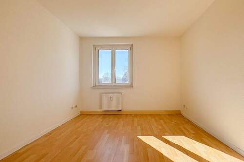 Schlafzimmer - 2 Zimmer Etagenwohnung zur Miete in Chemnitz