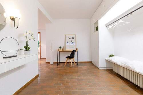 offener Eingangsbereich - 6 Zimmer Einfamilienhaus zum Kaufen in Wiesbaden