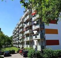 Viel Platz zum Leben: Gepflegte Wohnung mit Balkon und Nähe zu Einkauf & Freizeit - Chemnitz Helbersdorf