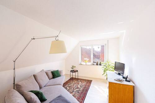 Wohnzimmer - 3 Zimmer Etagenwohnung zum Kaufen in Eberdingen