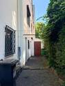 Gang hinter dem Haus - 