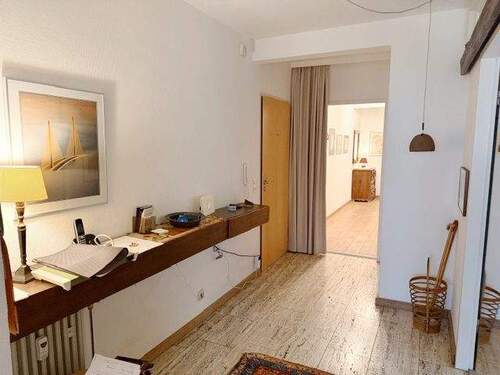 Diele - 4 Zimmer Etagenwohnung in Mönchengladbach