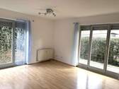Wohnzimmer - Erdgeschosswohnung in Höchberg - 330.000,00&nbsp;EUR Kaufpreis, ca.&nbsp; 72,70&nbsp;m&sup2;&nbsp;Wohnfl&auml;che