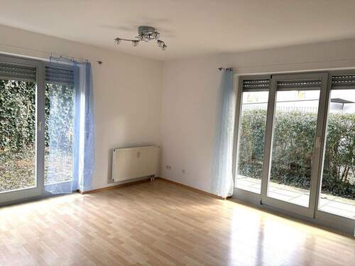 Wohnzimmer - Erdgeschosswohnung in Höchberg - 330.000,00&nbsp;EUR Kaufpreis, ca.&nbsp; 72,70&nbsp;m&sup2;&nbsp;Wohnfl&auml;che