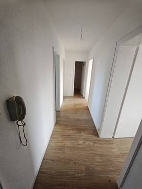 Flur.jpeg - **sanierte 3-Zimmer-Wohnung mit Balkon**