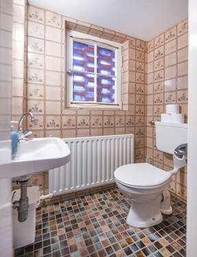 WC - 