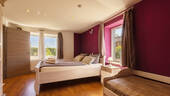 Das ruhige Schlafzimmer mit Doppelbett in der Fewo1 - 