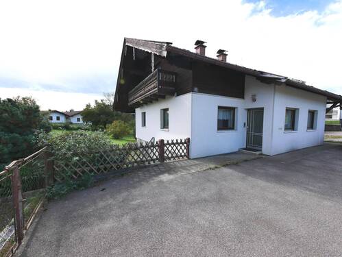 Nord-Ost-Ansicht - 6 Zimmer Mehrfamilienhaus, Wohnhaus zum Kaufen in Chieming