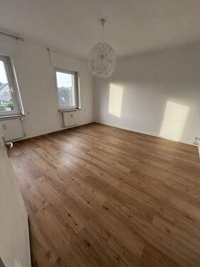 Wohnzimmer - Etagenwohnung mit 89,00 m&sup2; in Moers zum Kaufen