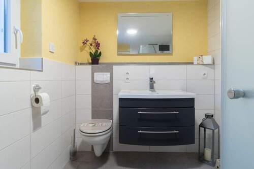 Badezimmer - 3 Zimmer Doppelhaushälfte zum Kaufen in Geesthacht