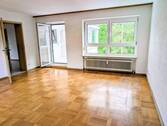 Wohnzimmer mit Blick ins Grüne - 