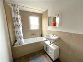 Bad mit Wanne, DG - 