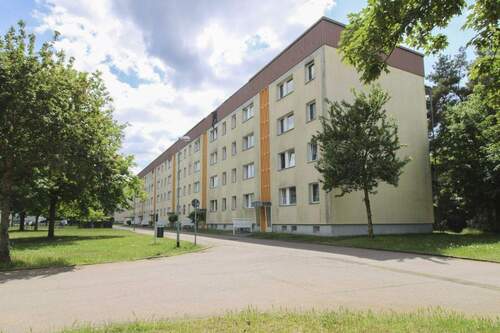 Frontansicht - Ort der Gemütlichkeit: 2-Zi.-Whg. in Waldrandlage