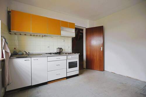 Küche mit alter Einbauzeile - 