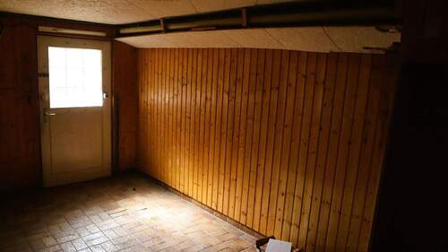 Kellerraum 2 mit Ausgangstür - 