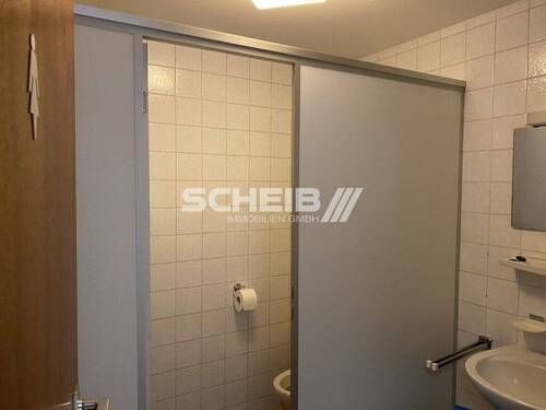 Toilette Damen und Herren im Untergeschoss - 