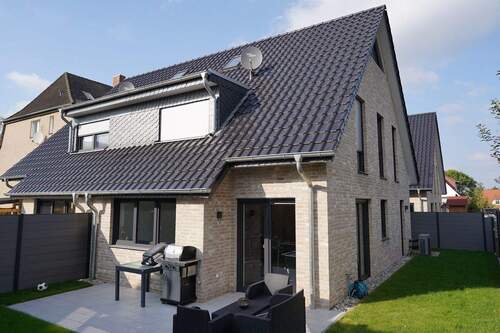 Terrasse / Außenbereich - 3 Zimmer Doppelhaushälfte zur Miete in Uetze