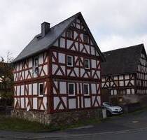 35644 Hohenahr-Großaltenstädten Kleines Fachwerkanwesen mit Anbau und Scheune - Hohenahr / Großaltenstädten