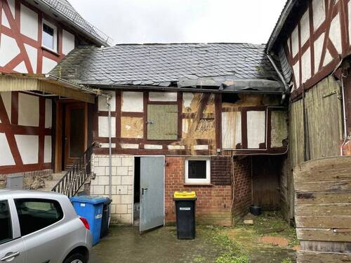 Zwischenbau - 4 Zimmer Einfamilienhaus in Hohenahr / Großaltenstädten