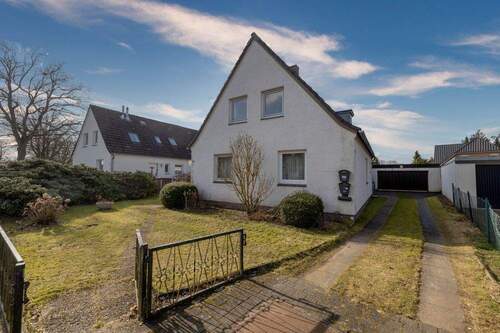 Frontansicht 2 - 4 Zimmer Doppelhaushälfte in Stapelfeld