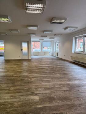 große Fläche (3).jpeg - Helle Gewerbefläche in der Syker Innenstadt