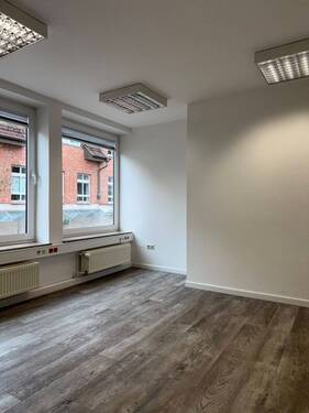 Büro Schräge (3).jpeg - 