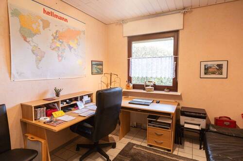 Arbeite- oder Gästezimmer im Erdgeschoss - 