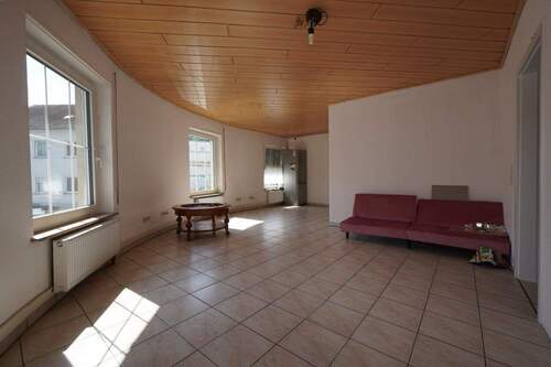 Wohnzimmer - Büro mit 80,00 m&sup2; in Herrlingen zur Miete