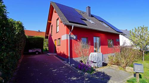 Modernes Einfamilienhaus mit Wärmepumpe, Solaranlage und Stromspeicher - 5 Zimmer Einfamilienhaus zum Kaufen in Erfurt