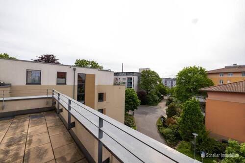 Aussicht von der Dachterrasse - 2 Zimmer Etagenwohnung zum Kaufen in Nürnberg