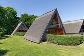 Finnhütte in einmaliger Lage - exklusives Ferienhaus mit Wasserblick auf der Insel Rügen - 2 Zimmer Mehrfamilienhaus, Wohnhaus zum Kaufen in Mönchgut