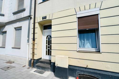 Eingangsbereich - 1 Zimmer Mehrfamilienhaus, Wohnhaus in Düsseldorf