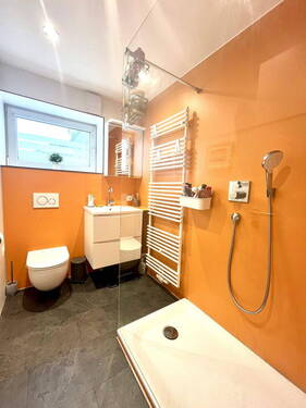 Badezimmer mit Regendusche EG - 